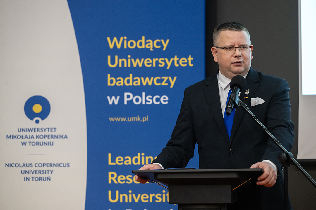 Przewodniczący Rady Miasta Torunia Łukasz Walskusz na 100-leciu Instytutu Bałtyckiego