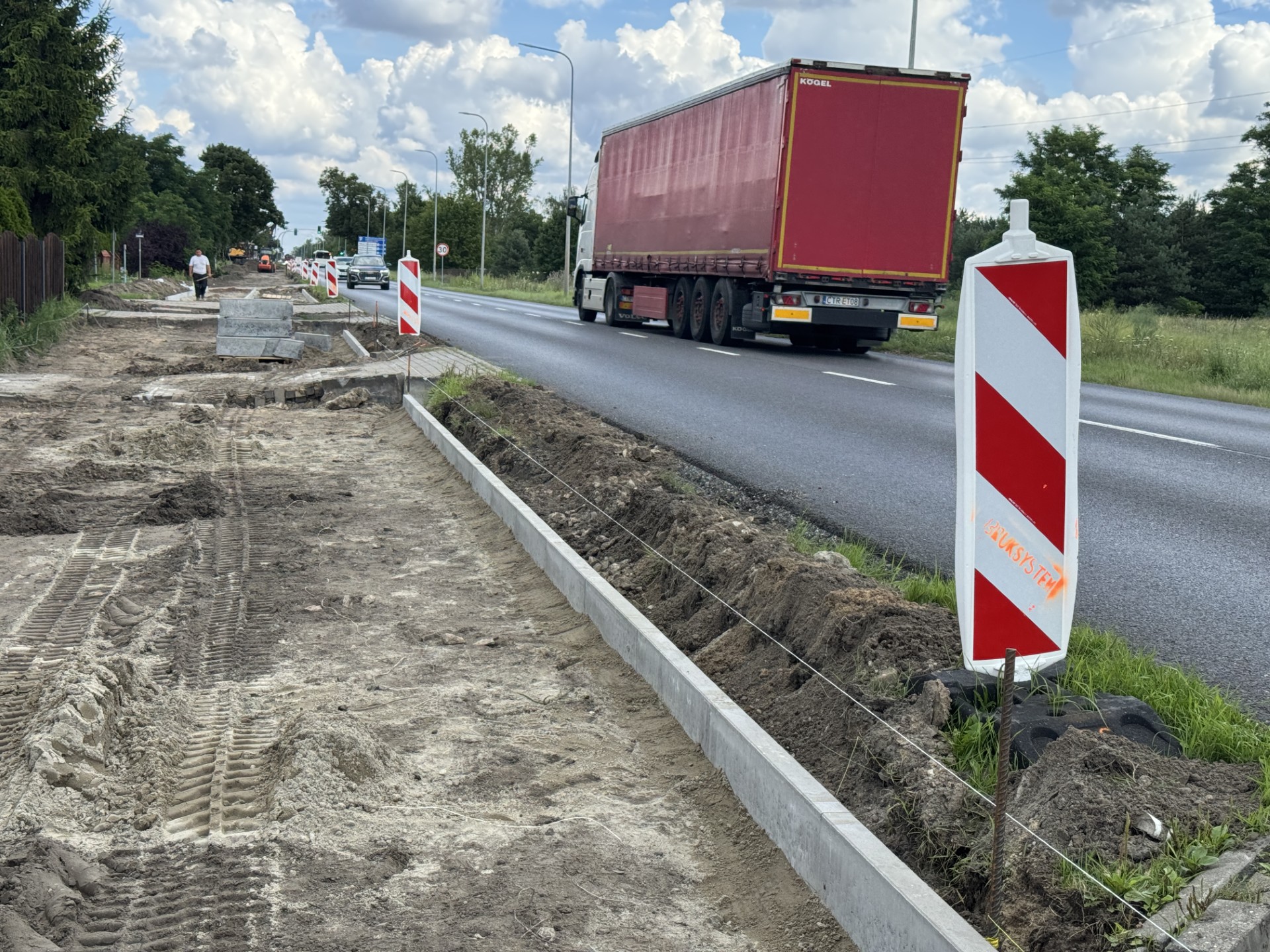 Remont ulicy i budowa drogi rowerowej na Poznańskiej
