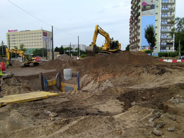 Na zdjęciu roboty przy placu Niepodległości