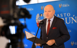 prezydent Michał Zaleski przemawia na sesji