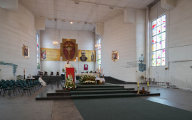 Ołtarz w kościele św. Maksymiliana Kolbego 