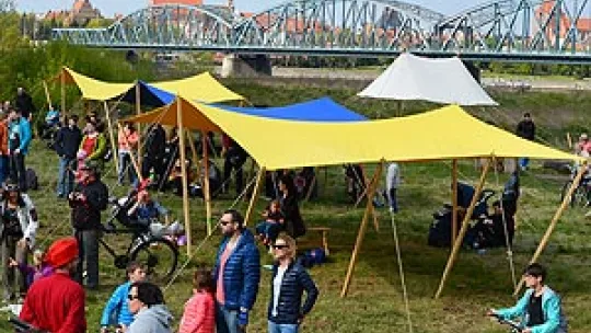 zdjęcie z festynu na Zamku Dybowskim