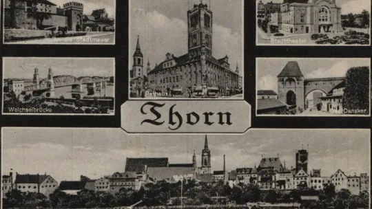 Pocztówka wieloobrazkowa z okresu II wojny światowej, przedstawiająca: Bramę Mostową, most kolejowy , Ratusz Staromiejski, Teatr Miejski, Gdanisko i panoramę miasta od strony Wisły 