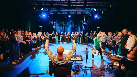 Teatr CHOREA / Chór Spółdzielczy „Hoson zes/Lśnij”  