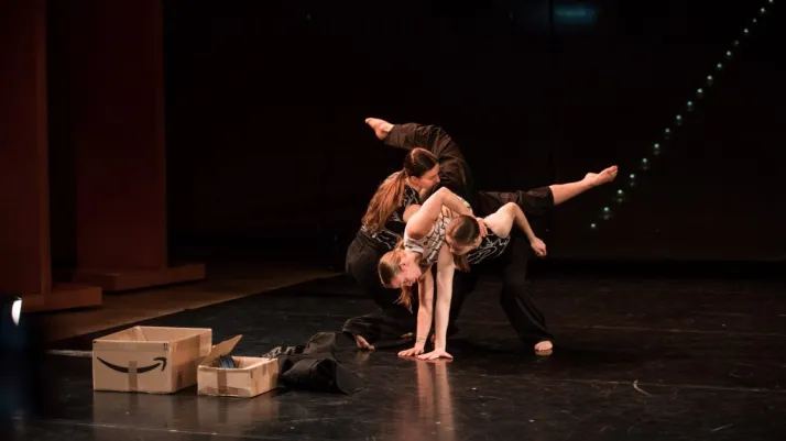 34. AST „Klamra”: ZUZANNA KASPRZYK „Everything Not Saved Will Be Lost”