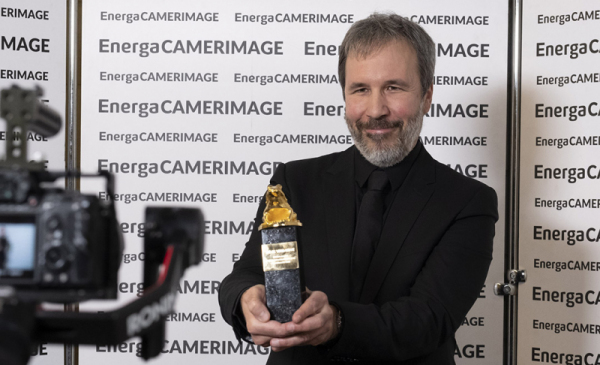 Na zdjęciu Denis Villeneuve z nagrodą specjalną za wybitne osiągnięcia w reżyserii