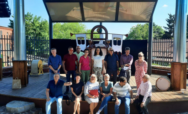 Na zdjęciu: delegacja z Getyngi w ogrodzie w Baju Pomorskim