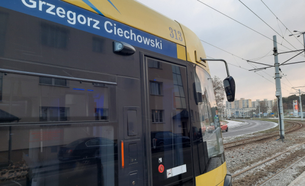 Tramwaj z „Białą flagą”