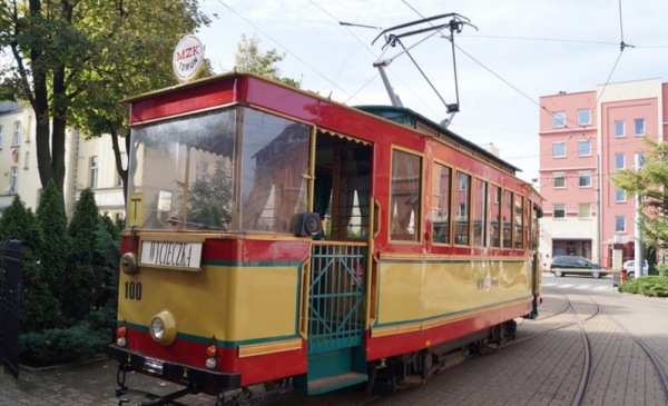 Wakacyjny tramwaj turystyczny