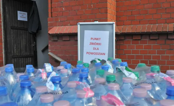 Torunianie wspierają powodzian