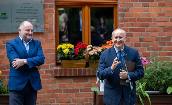 Zastępca prezydenta Torunia Rafał Pietrucień i marszałek Piotr Całbecki, fot. Agnieszka Bielecka