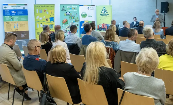 Dyskutowali o systemie gospodarowania odpadami