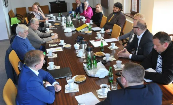 Przewodniczący Rady Miasta Torunia na spotkaniu z przewodniczącymi Rad Okregów