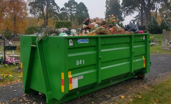 Zadbajmy o porządek na cmentarzach