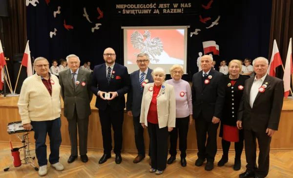 Toruńscy kombatanci z prezydentem Torunia Pawłem Gulewskim, fot. Sławomir Kowalski
