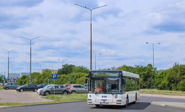 Miejskim autobusem na koncert na Barbarce