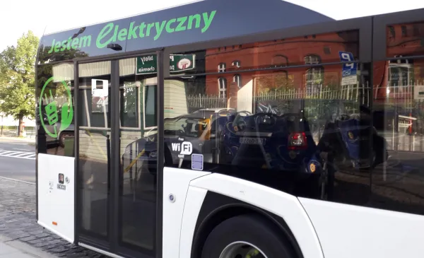 Autobus elektryczny