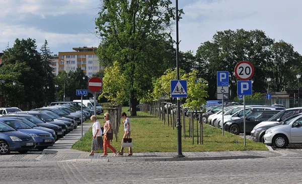 Zostaw samochód na parkingu