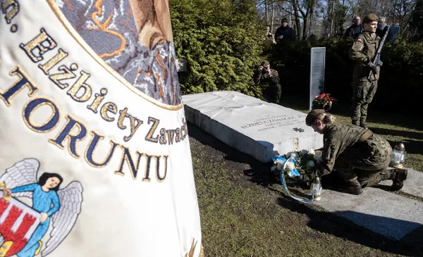 Urodzinowe kwiaty dla gen. Zawackiej