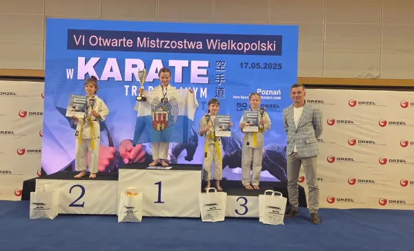Karatecy na podium