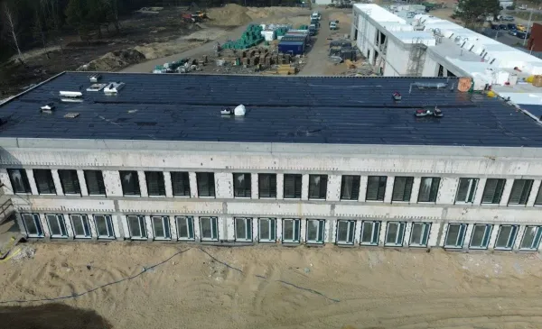 Przy ul. Grasera powstaje budynek filii Szkoły Podstawowej nr 4 (stan prac z marca 2025 r.)