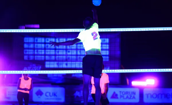 Nocny Turniej Mixtów na Anielskiej Plaży