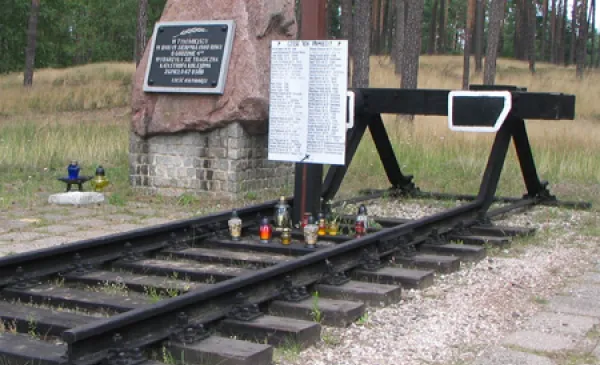 Otłoczyn - obelisk