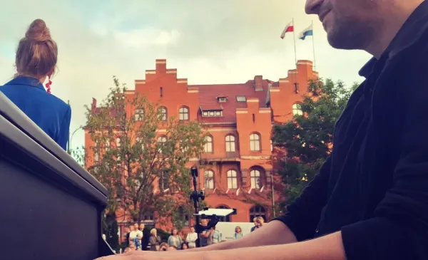 Igor Nowicki - Street Piano