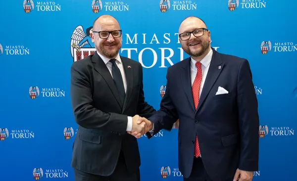 Paweł Gulewski, Prezydent Torunia spotkał się z nowym Ambasadorem Republiki Łotewskiej w Polsce, Raimondsem Jansonsem. 