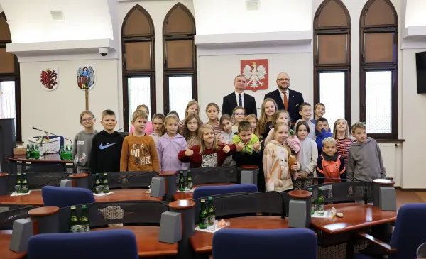 Uczniowie SP 14 w Urzędzie Miasta Torunia