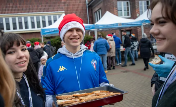 V Ognisko Mikołajkowe przy Szkole Podstawowej nr 14 — świętujemy razem i pomagamy