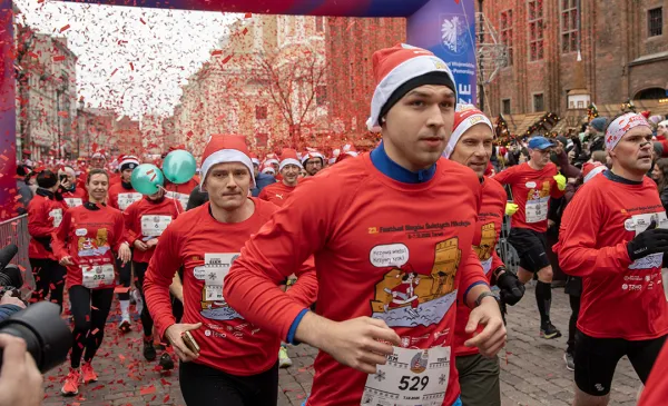 Festiwal Biegów Świętych Mikołajów znów zawitał do Torunia