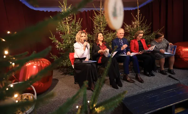 Dziewiątka czytała z Mikołajem