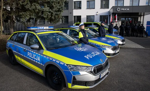 Komenda Miejska Policji w Toruniu wzbogaciła się o nowe pojazdy dofinansowane z budżetu Gminy Miasta Toruń. Zaprezentowano również pierwszą w województwie Grupę Szybkiego Reagowania. 
