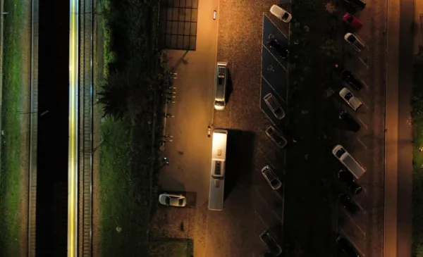 Zaparkuj na obrzeżach starówki