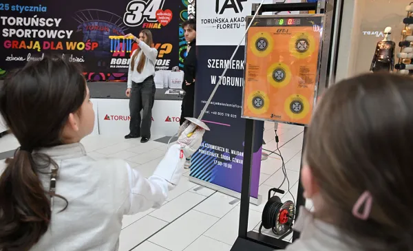 Sport, emocje i pomaganie – „Toruńscy Sportowcy grają z WOŚP” w Toruń Plaza