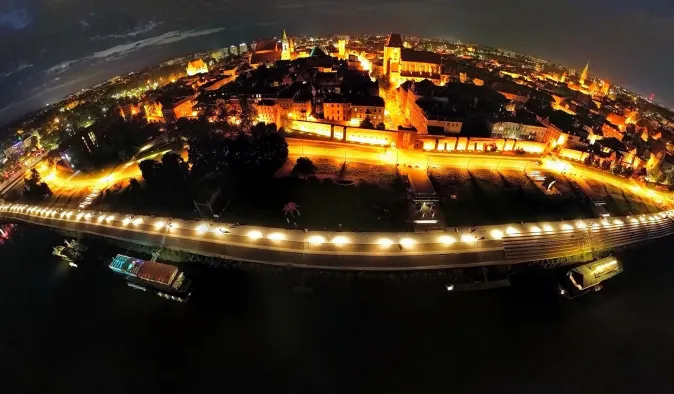 28 grudnia 1233 r. Toruń uzyskał prawa miejskie. 