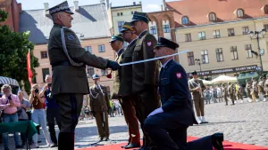 Promocja oficerska na Rynku Staromiejskim 