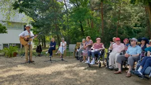 Śpiewanie na Polanie z seniorami