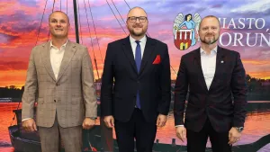 Paweł Gulewski spotkał się z nowym Komendantem Placówki Żandarmerii Wojskowej w Toruniu porucznikiem Piotrem Świątkiem, który objął obowiązki 6 października br.