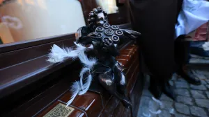 Toruńska starówka wzbogaciła się o kolejnego, siódmego aniołka. 