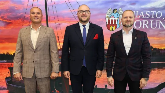 Paweł Gulewski spotkał się z nowym Komendantem Placówki Żandarmerii Wojskowej w Toruniu porucznikiem Piotrem Świątkiem, który objął obowiązki 6 października br.