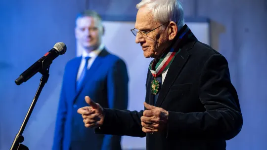 Nagrodę Gloria Artis otrzymał Wiesław Geras wieloletni dyrektor festiwalu.