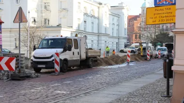 Prace budowlane przy nitce gazociągu przy Teatrze im. Wilama Horzycy