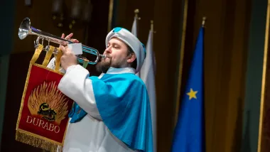Uroczysta sesja Rady Miasta Torunia - trębacz