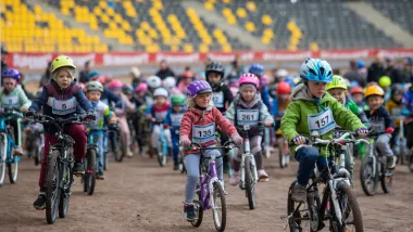Zawody rowerkowe na Motoarenie