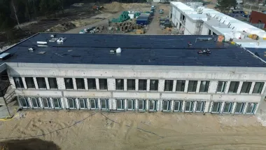 Przy ul. Grasera powstaje budynek filii Szkoły Podstawowej nr 4 (stan prac z marca 2025 r.)