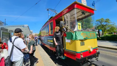 Przejażdżki tramwajem retro w ostatni dzień wakacji