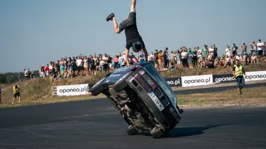 Od motorynek po superauta, a nawet... czołg 