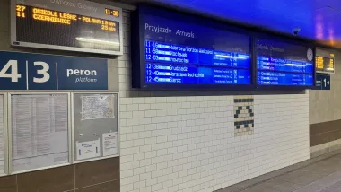 System Informacji Pasażerskiej na przystankach zlokalizowanych przy Dworcu Głównym w PKP w Toruniu uległ awarii.